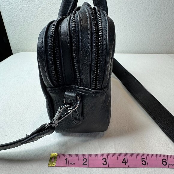 BRAND NEW Black Leather Quilted Crossbody Handbag Purse - Picture 5 of 7
